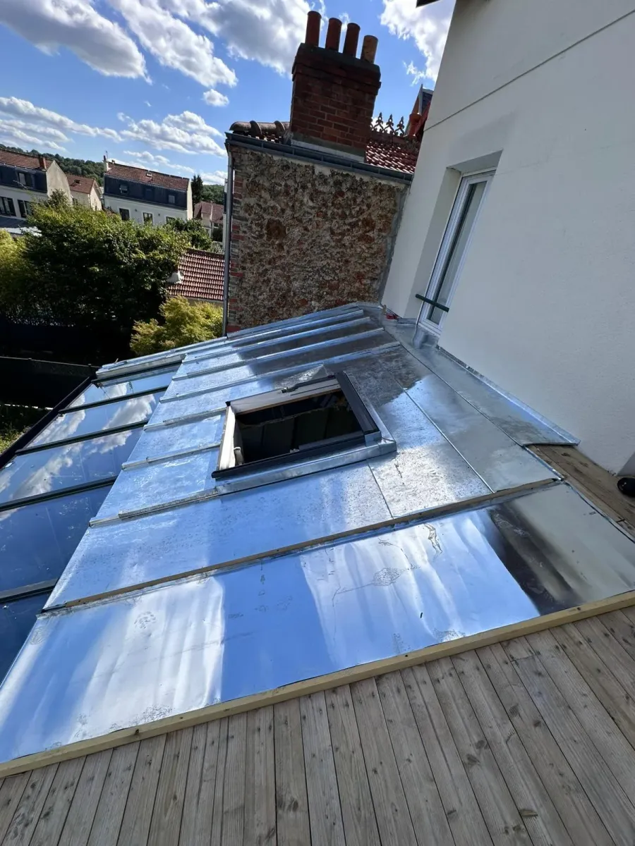 Toiture en zinc refaite à neuf par un couvreur dans l'agglomération du Havre (76) (après travaux)